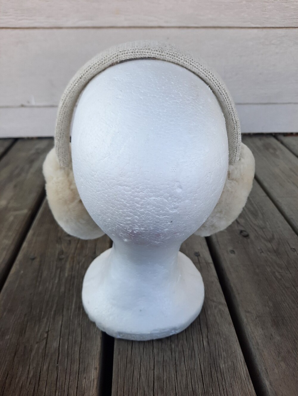 Ugg Classic Wired Earmuffs Over-Ear Headphones Chestnut Sheepskin W/ Box NO WIRE - Picture 11 of 15